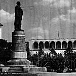 Центральная грозненская площадь имени В. И. Ленина