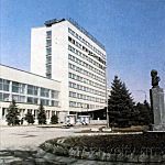 Грозненский нефтяной институт - главный учебный корпус. Архитектор И. Загребайлов.