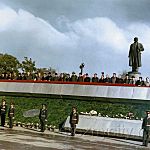Праздничная демонстрация в Грозном на площади им. Ленина. 1989 г.