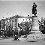 Центральная грозненская площадь имени В. И. Ленина