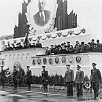 Праздничный парад в Грозном на площади им. Ленина. 7 ноября 1956 года