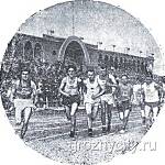 Кто победит? За острой спортивной борьбой на стадионе Грозного наблюдают тысячи «болельщиков».